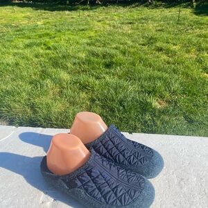 Spring Step Women’s Blue Quilted Wool Comfort Lined Slippers Size 41/10US